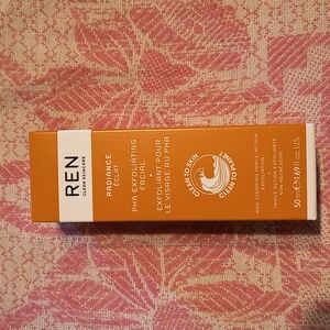 REN Clean Skincare Radiance PHA Exfoliating Facial